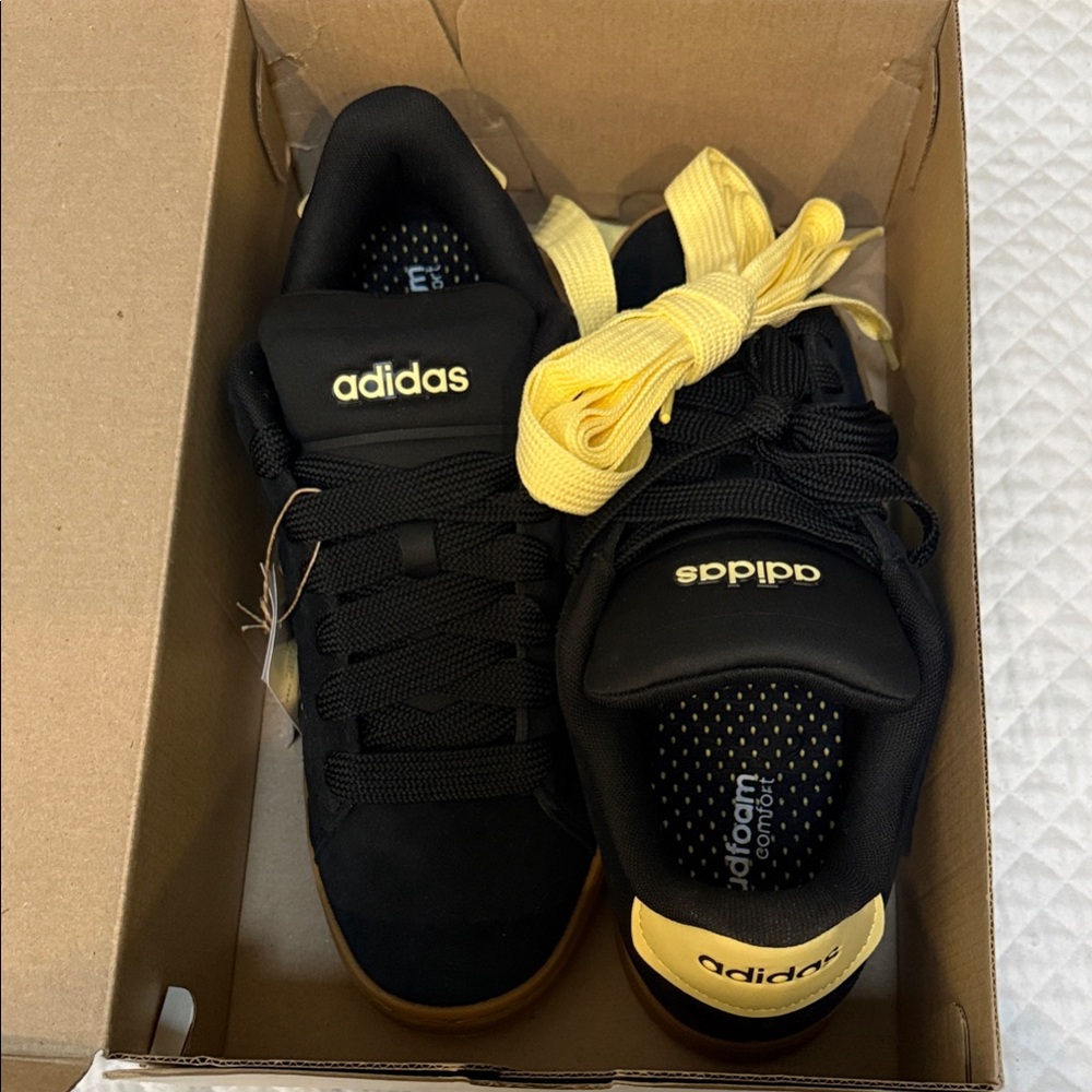 Adidas women’s Grand Court Alpha 00s NIB